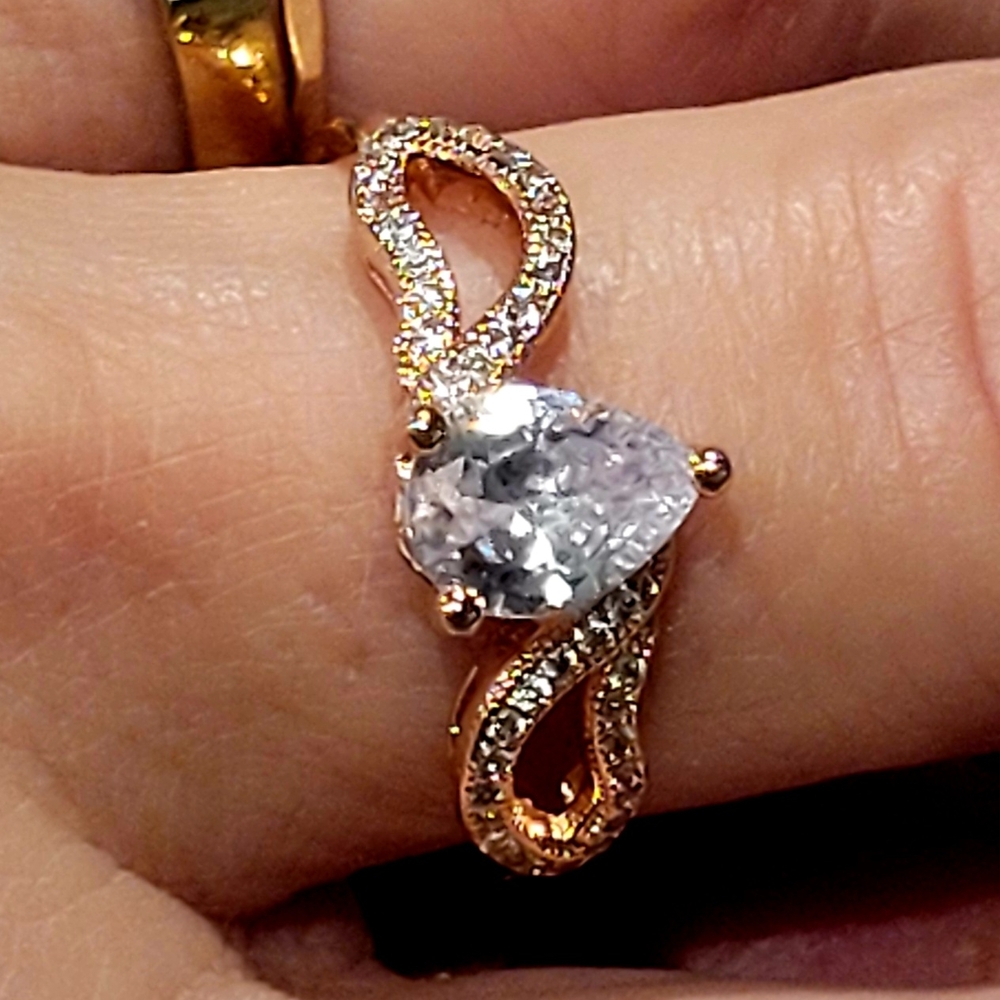 Elegant Gold and Silver Infinity Ring